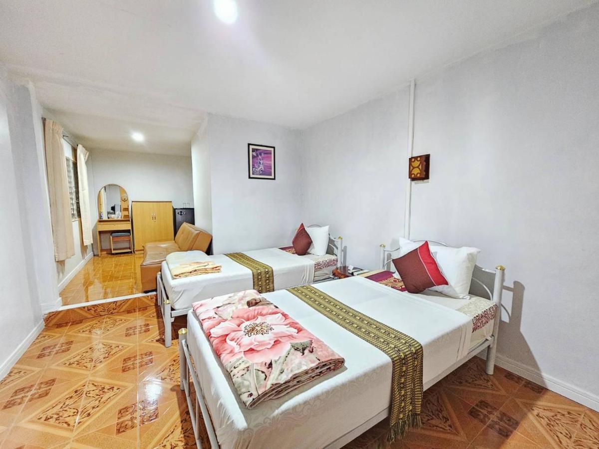 P.California Inter Hostel Nang Rong Luaran gambar