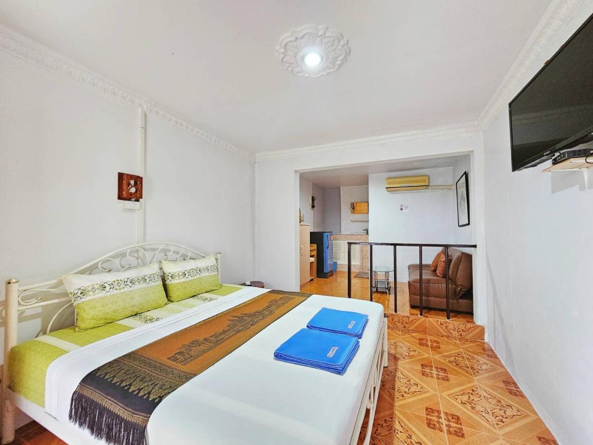 P.California Inter Hostel Nang Rong Luaran gambar
