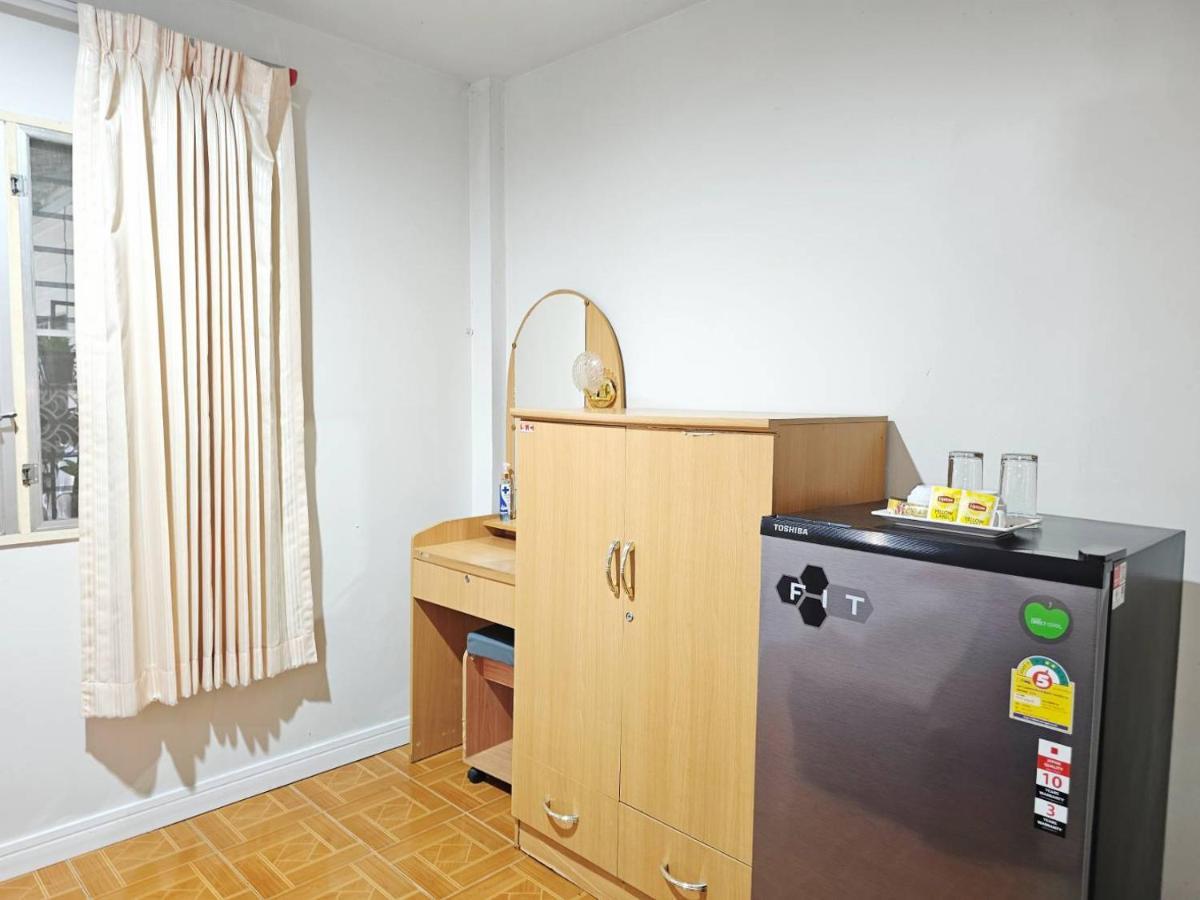 P.California Inter Hostel Nang Rong Luaran gambar