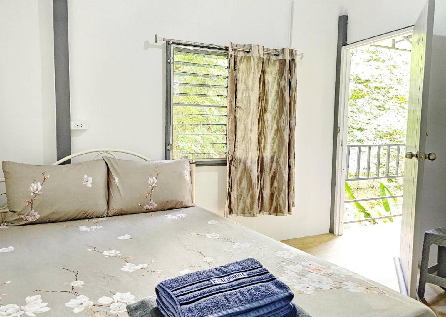 P.California Inter Hostel Nang Rong Luaran gambar