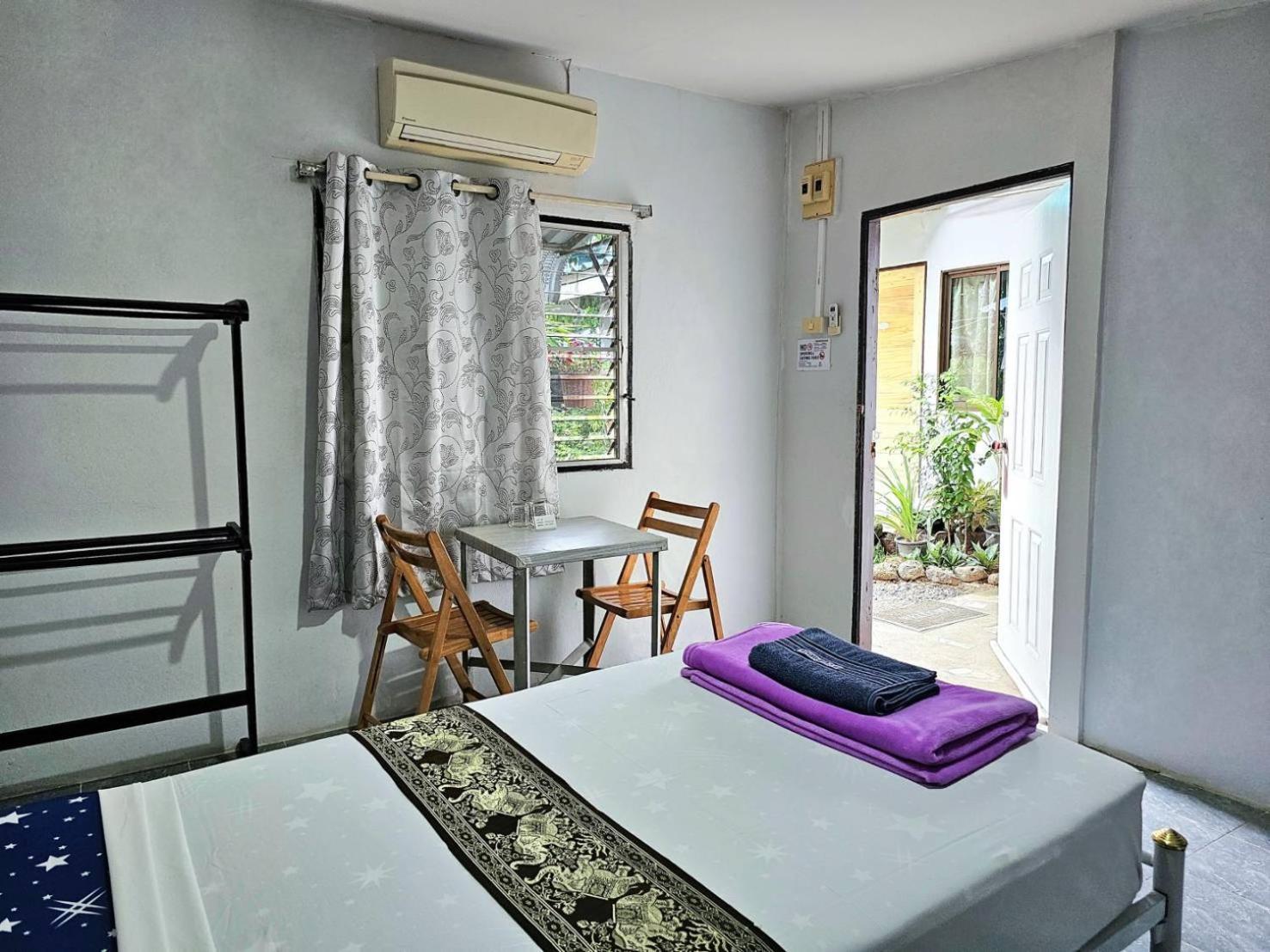 P.California Inter Hostel Nang Rong Luaran gambar