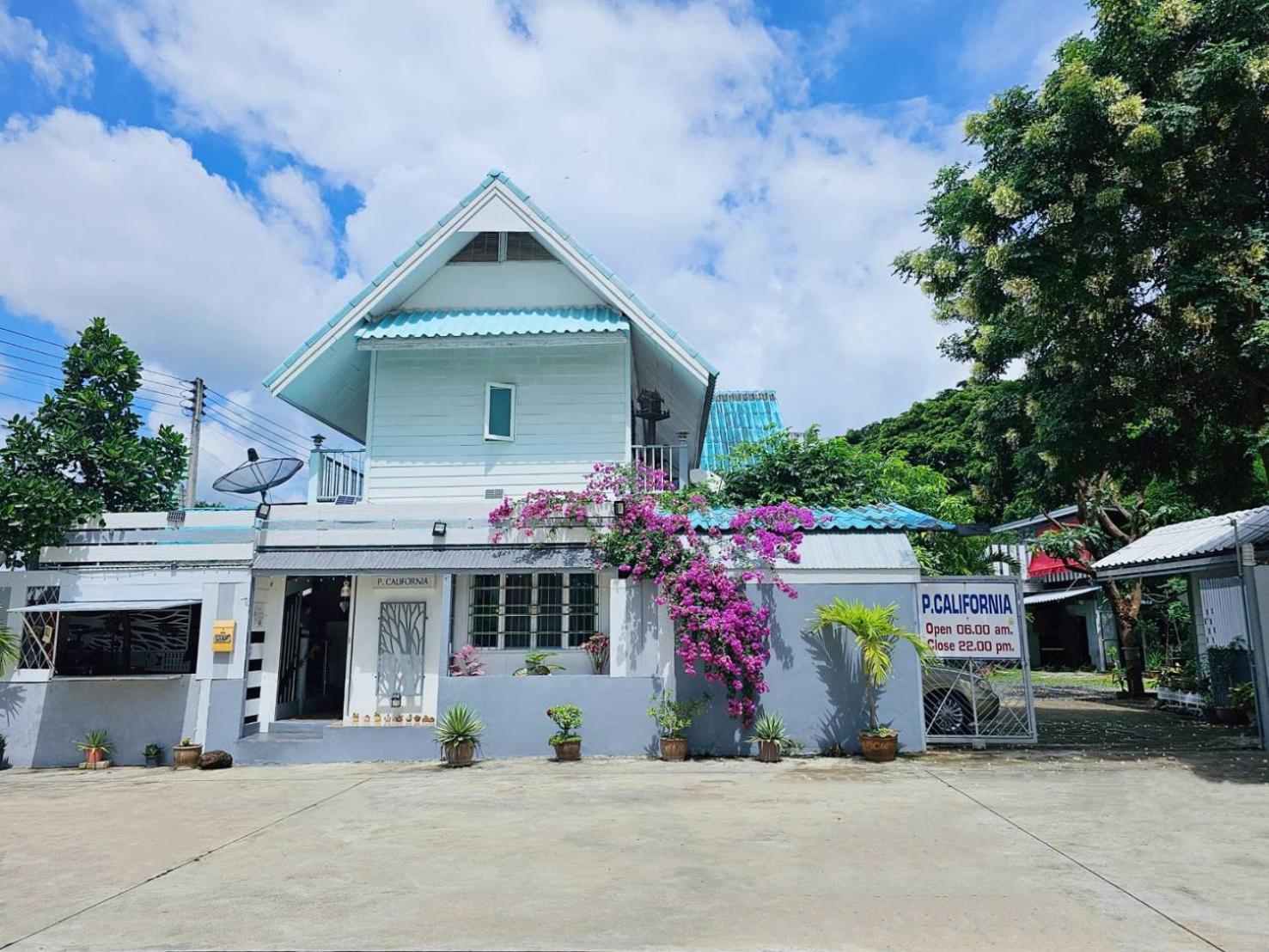 P.California Inter Hostel Nang Rong Luaran gambar
