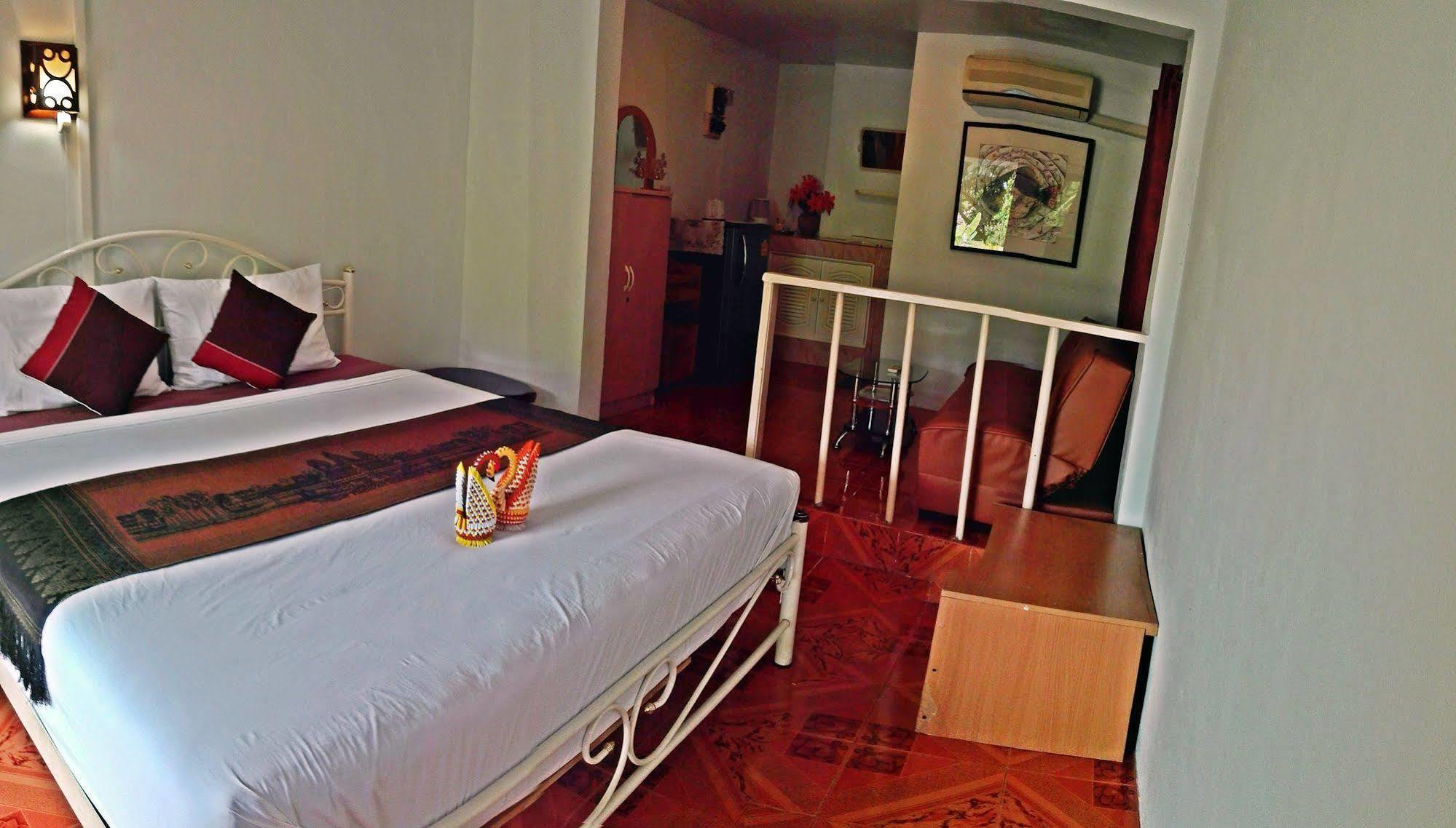 P.California Inter Hostel Nang Rong Luaran gambar