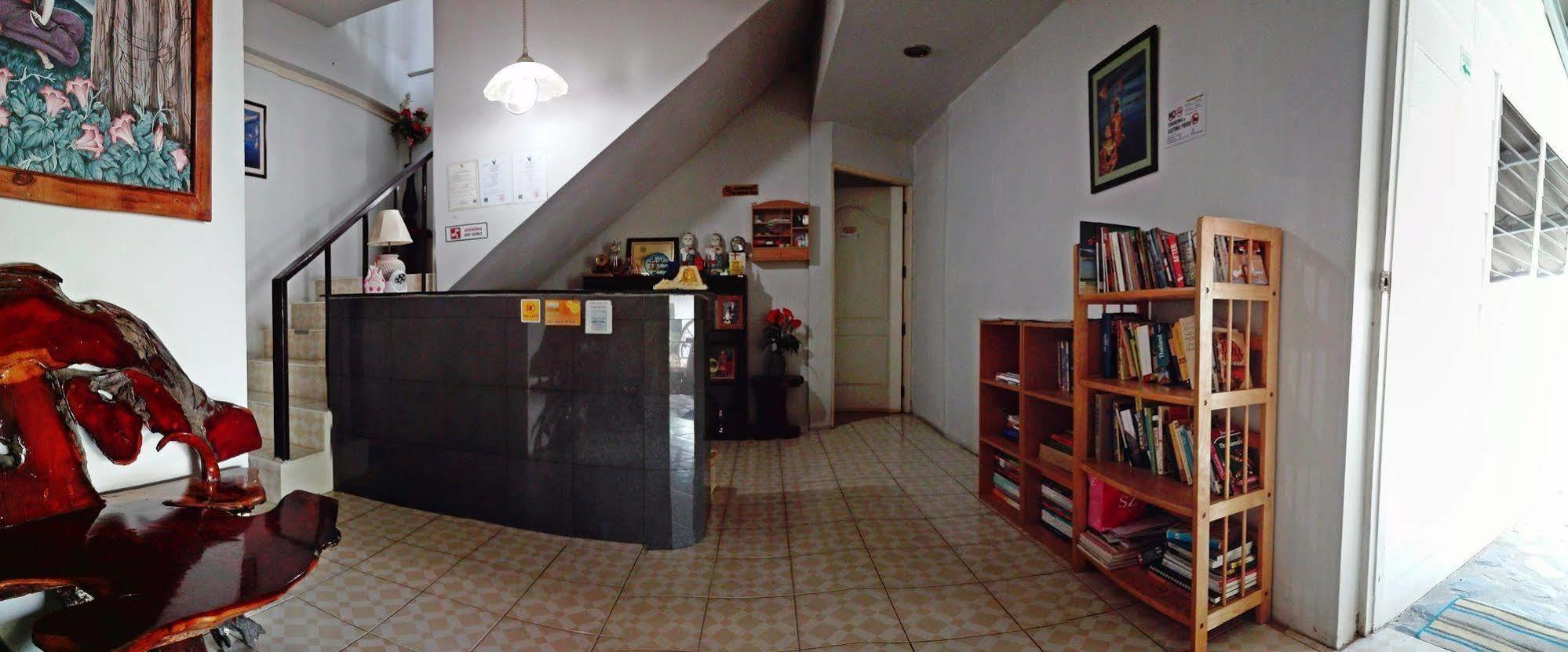 P.California Inter Hostel Nang Rong Luaran gambar
